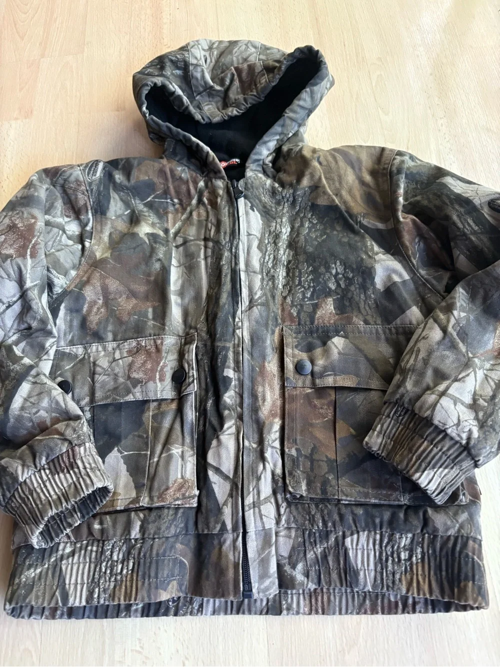 Outfitters Ridge boy M 8 realtree hardwoods camo zip up jacket quilted pockets